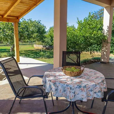 Lorenzo By Interhome