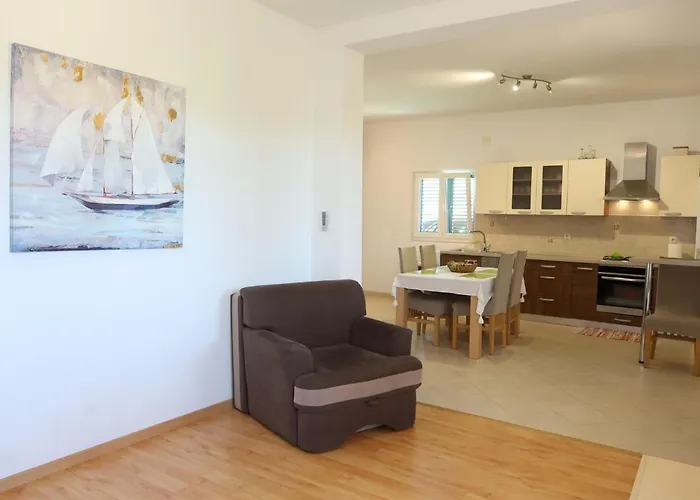 Holiday home Lorenzo By Interhome *