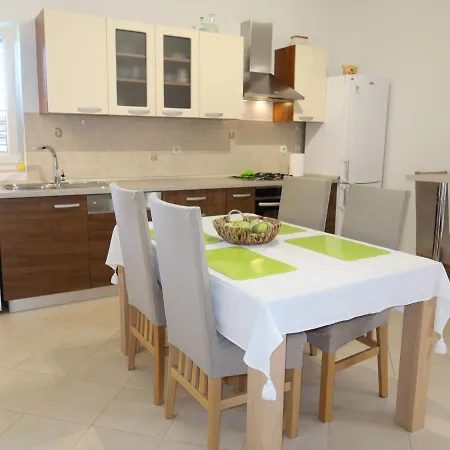 Lorenzo By Interhome * Privlaka