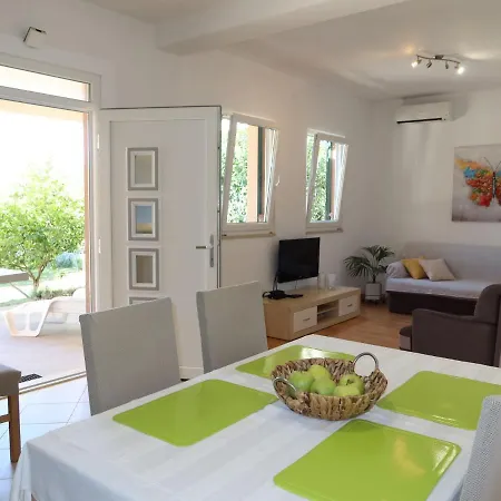 Lorenzo By Interhome Privlaka