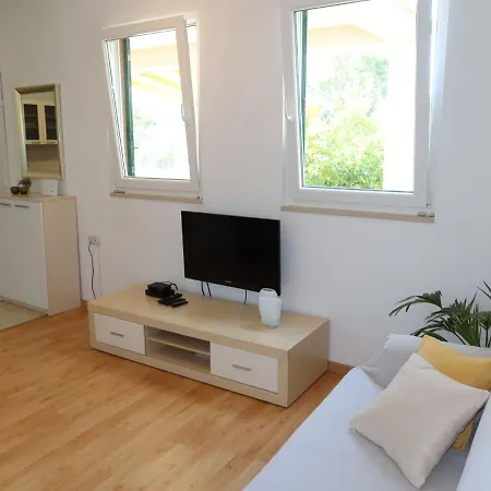 Lorenzo By Interhome * Privlaka