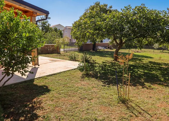 Lorenzo By Interhome בית נופש פריבלאקה