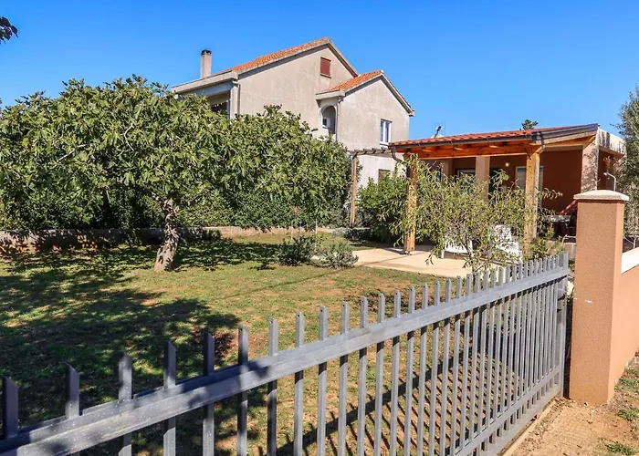 בית נופש Lorenzo By Interhome